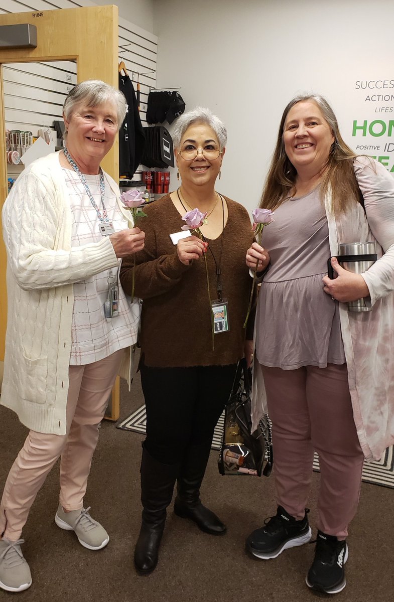 NFMCareers's tweet photo. For International Women's Day yesterday, NFM celebrated the amazing women that work for NFM by handing out roses! https://t.co/tcpuEHSQvr