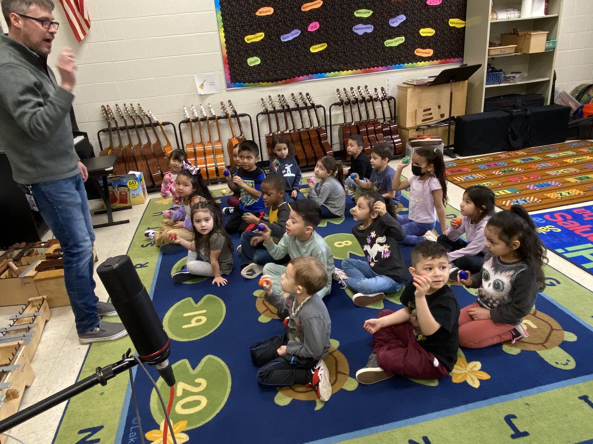 Michael Bruder (@mr_bruder_music) on Twitter photo Got to hang out with these awesome Preschoolers this morning! <a href="/KomenskyLions/">Komensky School</a> #Komenskylionpride # Got to hang out with these awesome Preschoolers this morning! <a href="/KomenskyLions/">Komensky School</a> #Komenskylionpride #