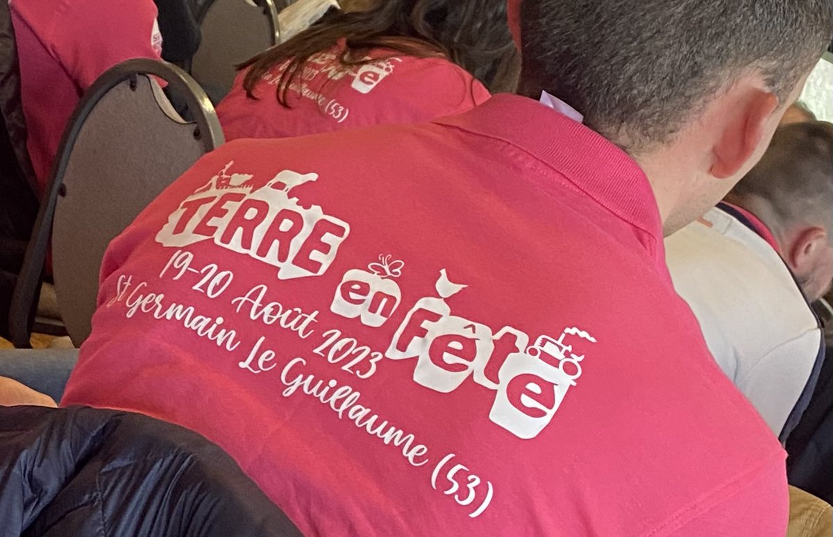 AG spéciale cette année pour les <a href="/JEUNESAGRI53/">JAMAYENNE</a> avec le témoignage d’agri-entrepreneurs gallois (qui regrettent le #Brexit 😉).

Autour de <a href="/Francoisblot3/">BLOT François</a>, optimisme et détermination des jeunes agri. Notre souveraineté alimentaire 🇫🇷&amp;🇪🇺, c’est vous qui la bâtissez ! 🙏