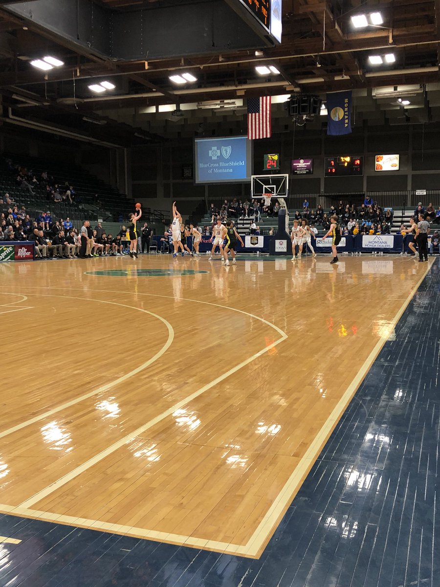 CoachAndersonMT's tweet photo. Settled in for a fun weekend of State AA hoops at the Civic Center here in Butte, America. Excited to watch some future Diggs get after it! @CoachKyleSamson @MonTechFootball
#RollDiggs⚒
#StateBball🏀 https://t.co/xBwtHuxmDI