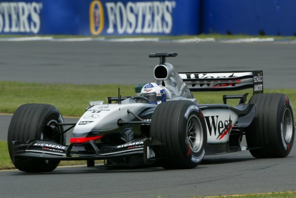 botequimgp's tweet photo. Há 20 anos David Coulthard (McLaren) venceu o GP AUSTRÁLIA 2003. Juan Pablo Montoya (Williams) foi o 2º e Kimi Raikkonen (McLaren) o 3º.

#AustralianGP #F1Australia #MelbourneGP #2003F1 #KimiRaikkonen #JuanPabloMontoya  #McLarenMercedes  #AlbertPark #F1History   #DavidCoulthard https://t.co/ETbkklWTKU