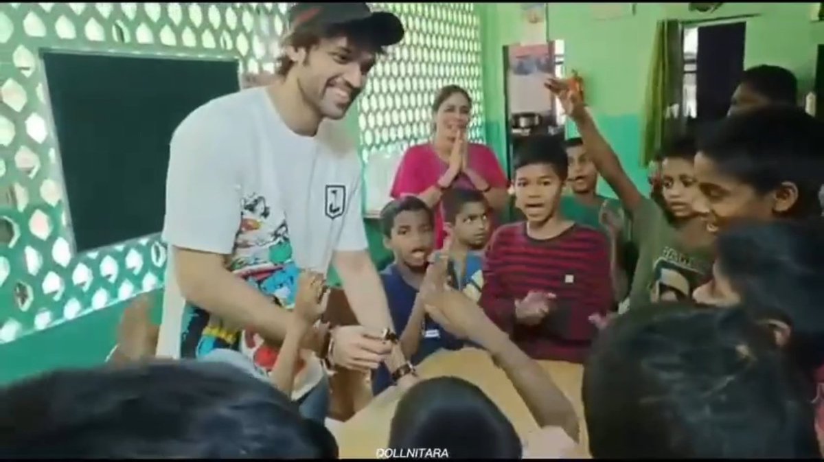 Shrey131's tweet photo. People question him,troll him,abuse him but you know what he is counting on? Blessings of the innocent souls there. Sitting with them, laughing alongside, glowing the brightest and getting engulfed with holy affection of the babies, he indeed won this life.

#ParthSamthaan𓃵 https://t.co/W3PLbDA9Jd