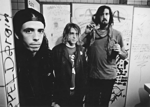crockpics's tweet photo. Nirvana backstage in Frankfurt, Germany, 1991. Photo by Paul Bergen. https://t.co/Iwtp1MvECR
