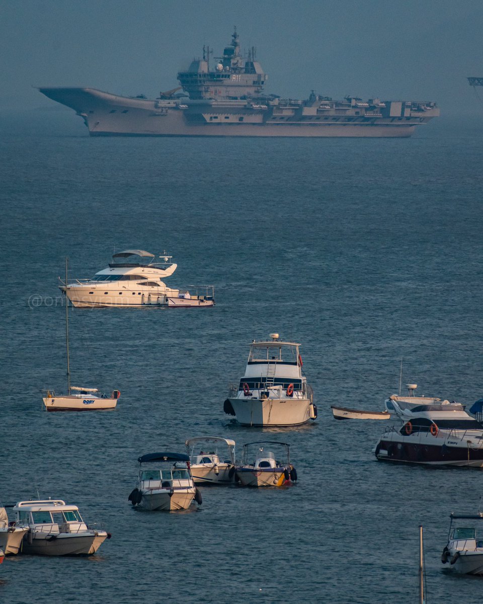 ompsyram's tweet photo. Photos of The Pride of our Nation and Indian Navy , The Aircraft Carrier I clicked today in Mumbai 

@IndiannavyMedia 🇮🇳 https://t.co/griP37FpWp