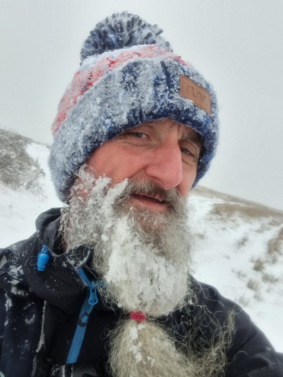 oldmanruns76's tweet photo. So much fun playing out in the snow on Crompton Moor @ChadWeather
#snowRunner #frozenbeard #cromptonmoor #gopro #garmin #runr #RunthroughUK #ukrunchat https://t.co/U22ZXvxQgv