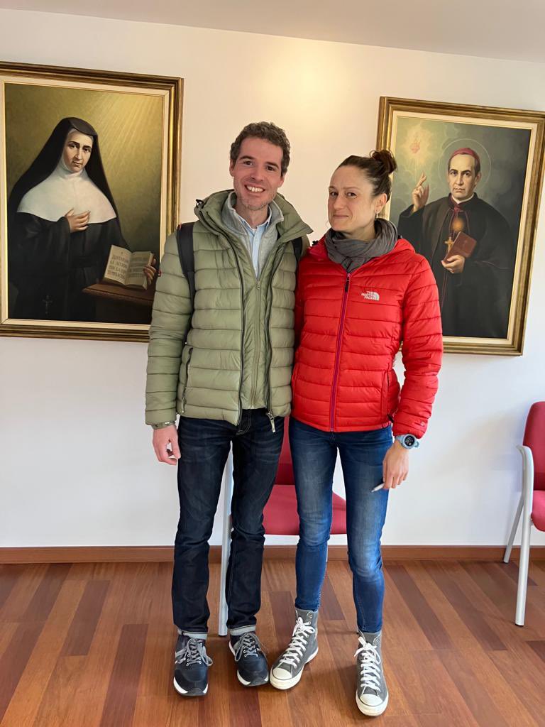 Col.Corazón de María (@codemagijon) on Twitter photo Javi y Laura <a href="/alonlau/">Laura</a> los profes que participan en el 2º módulo de la VII Promoción en Identidad Carismática y Espiritualidad Claretiana han visitado los lugares claretianos: Sallent y Vic. #SomosCodema <a href="/cmfsantiago/">Claretianos Santiago</a> <a href="/FClaretiana/">Familia Claretiana</a> <a href="/IdearioFC/">Ideario de la Familia Claretiana</a> <a href="/PedagogicosS/">Pedagogicos Claretianos de Santiago</a> <a href="/epapcmf/">EPAP CMF Santiago</a> <a href="/ETCMFSANTIAGO/">Colegios Claretianos Stg</a> Javi y Laura <a href="/alonlau/">Laura</a> los profes que participan en el 2º módulo de la VII Promoción en Identidad Carismática y Espiritualidad Claretiana han visitado los lugares claretianos: Sallent y Vic. #SomosCodema <a href="/cmfsantiago/">Claretianos Santiago</a> <a href="/FClaretiana/">Familia Claretiana</a> <a href="/IdearioFC/">Ideario de la Familia Claretiana</a> <a href="/PedagogicosS/">Pedagogicos Claretianos de Santiago</a> <a href="/epapcmf/">EPAP CMF Santiago</a> <a href="/ETCMFSANTIAGO/">Colegios Claretianos Stg</a>