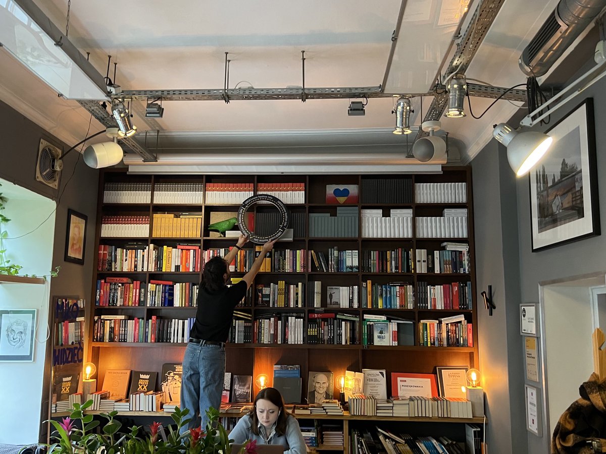 NewEuropeanPF's tweet photo. Great to be back at Wrzenie Świata #Warsaw - one of our networks of #EuropeanRepublic Cafés safe spaces to talk about #FutureofEurope 
⁦@EuropaNow ⁦@VoxEurop⁩ ⁦@_acmos_⁩
⁦@EuDemLab⁩ ⁦@SchwarzkopfStfg⁩ 
⁦@EUCivicForum⁩⁩
https://t.co/64Q25C0rDy https://t.co/sApWwL1dpn