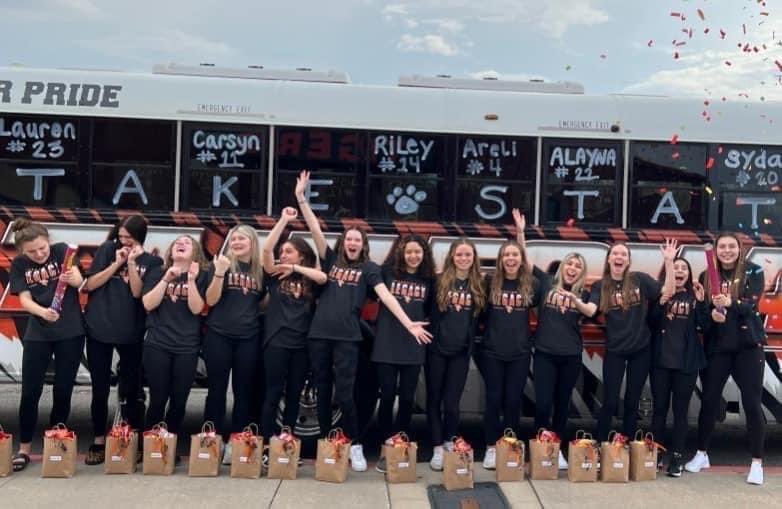 TahlequahHoops's tweet photo. What a ride.

This group came out of nowhere and did things nobody thought they would do. 

Won 22 games ✅
Won a third straight Metro Lakes Conference title ✅
Won Verdigris Tournament ✅
Won a Regional Championship ✅
Made the program’s 9th ever State Tournament Appearance✅ https://t.co/4qnraad4U7