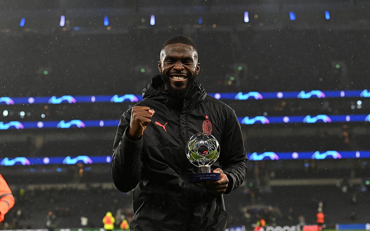 fikayotomori_'s tweet photo. Nothing beats #UCL nights✨. Into the last 8! Bravi ragazzi❤️🖤👏. https://t.co/Yn18LxDhGi