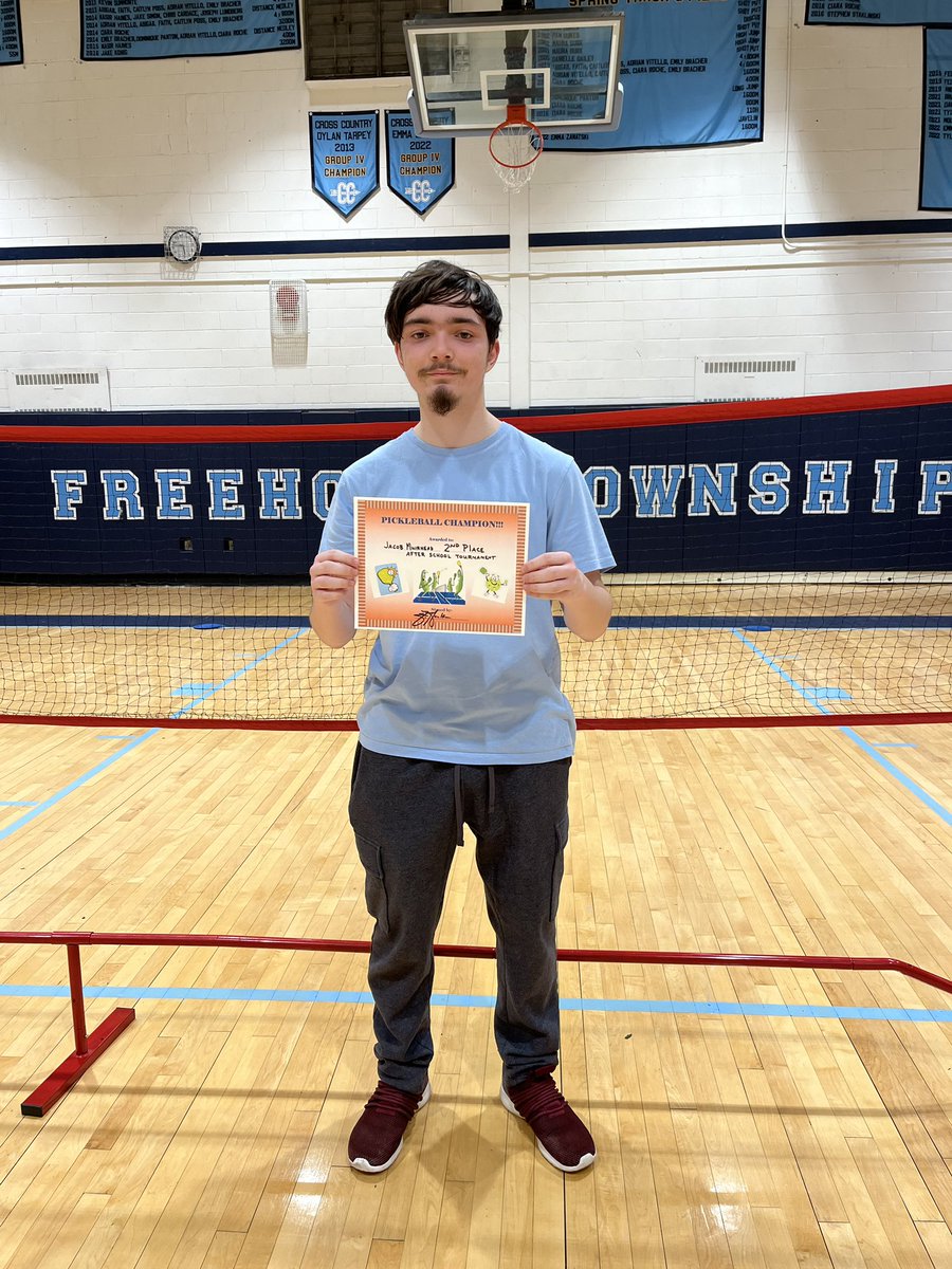 FTHSPhysEd's tweet photo. BADMINTON AFTER SCHOOL TOURNAMENT WAS A SUCCESS! Featuring the champs and the solo runner up! Great games all around!! https://t.co/tqYmmotnBZ