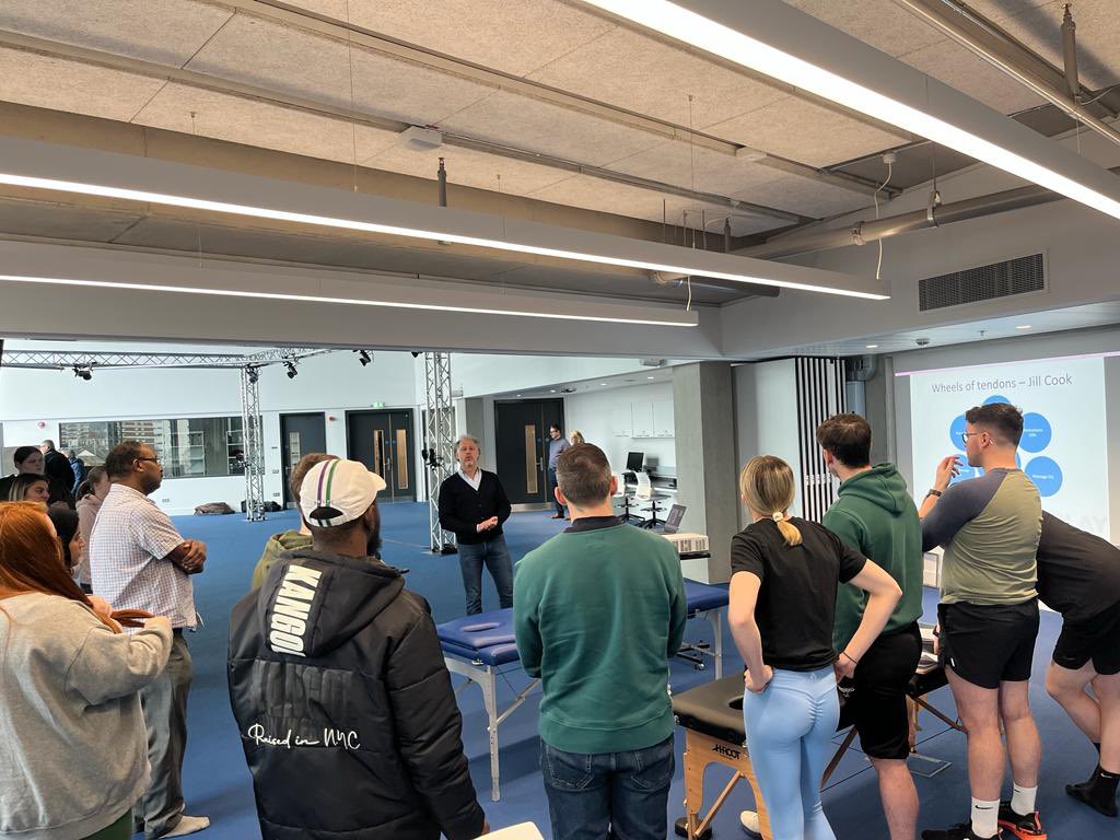 Replay_Physio's tweet photo. Ever wonder what our physios get up to when they aren’t treating you? 

Mark Matthews is the course director of Sports and Exercise Medicine in Ulster University. Simon visited UU today as a guest lecturer on Tendinopathies: Assessment and Rehabilitation. https://t.co/HK9bAIAbLQ
