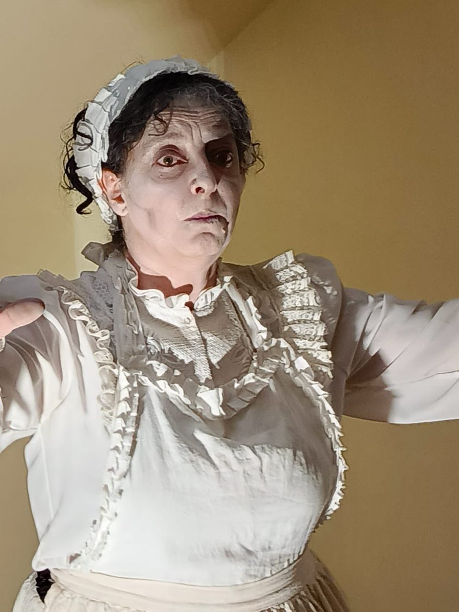 juanaguarderas's tweet photo. “Las Mariscalas” es una obra de teatro que narra cien años de historia del barrio de La Mariscal con JuanaGuarderas  Únicas funciones en @PatiodeComedias Jue 9, Vier 10 sáb 11 Mar 19:00 hrs y dom 12 Mar 18:00 hrs. Valor: $12
Promociones: 
Jueves 2x1
 Preventa $10 098-752-1481 https://t.co/2zWyWZoANk
