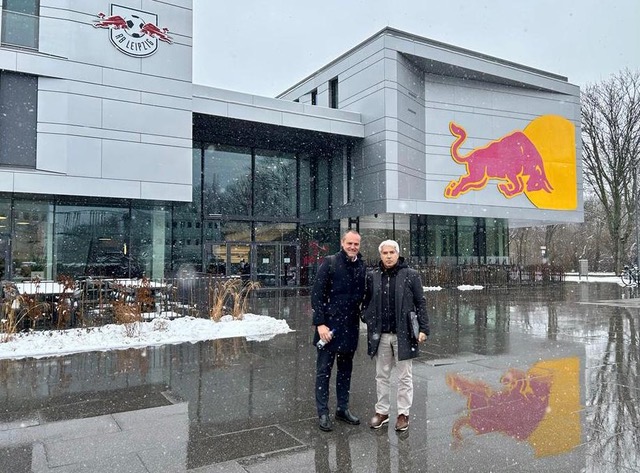 🤝🏽 La UD Las Palmas visitó al <a href="/RBLeipzig/">RB Leipzig</a>. 

🔗 bit.ly/3ZV3FkY

#Internacionalización | #DesarrolloDeCantera
#LaUniónHaceLasPalmas | <a href="/LaLiga/">LALIGA</a> | <a href="/LaLigaCorp/">LALIGA Corporativo</a>