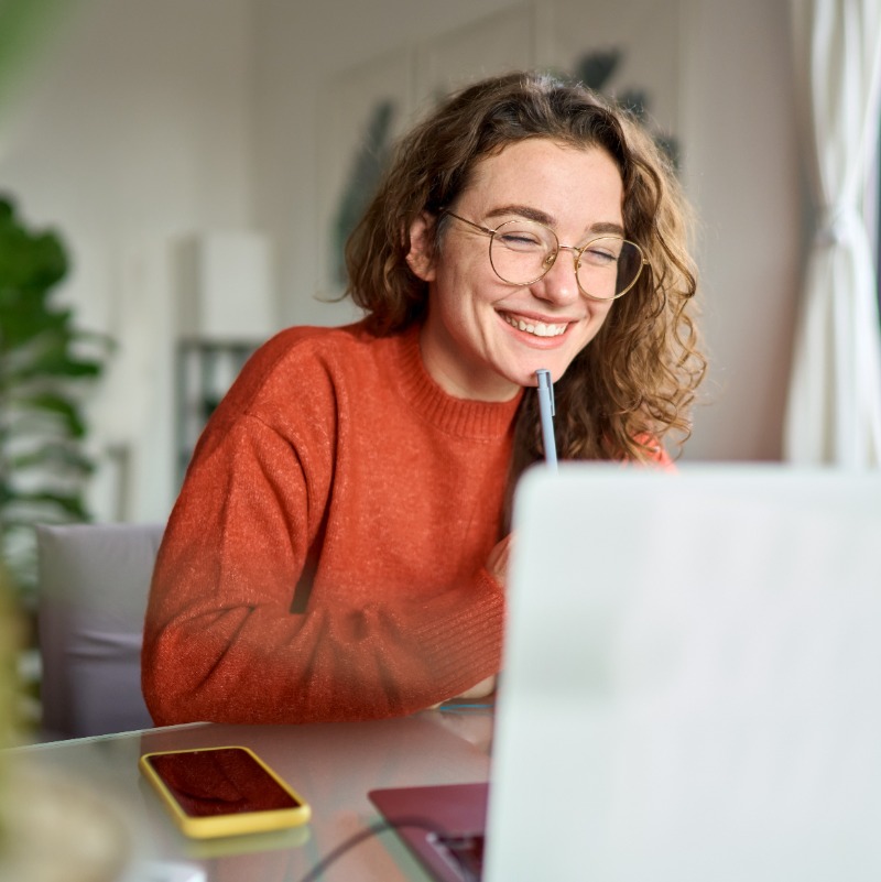 WelshGovernment's tweet photo. We want young people in Wales to fulfil their potential 🏴
Our #BasicIncomePilot helps care leavers overcome barriers and invests in their future.
In the first 6 months, over 90% have signed up for the scheme, helping almost 300 young people transition into adulthood 🙌