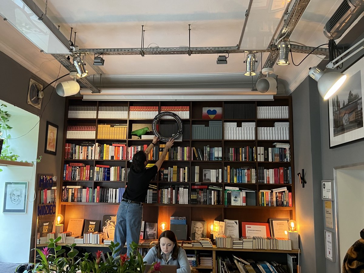 NewEuropeanPF's tweet photo. Great conversation with Arek and Camille about democratic resilience, future of work and many other issues at hi Café Wrzenie Warsaw . #Join New Europeans and help us build a Europe f equality and social justice anchored in human rights - #Europe of citizens https://t.co/Lvq3oT70Y5