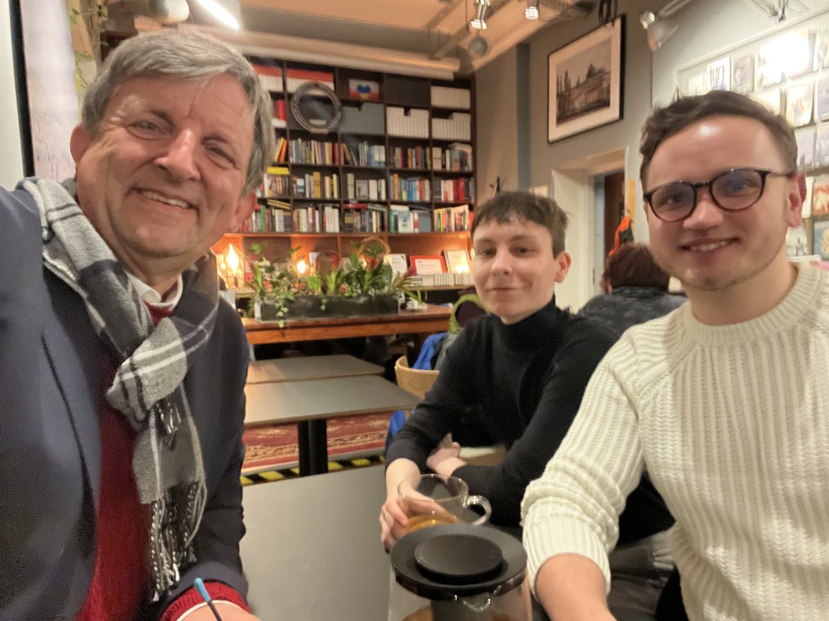 Great conversation with Arek and Camille about democratic resilience, future of work and many other issues at hi Café Wrzenie Warsaw . #Join New Europeans and help us build a Europe f equality and social justice anchored in human rights - #Europe of citizens