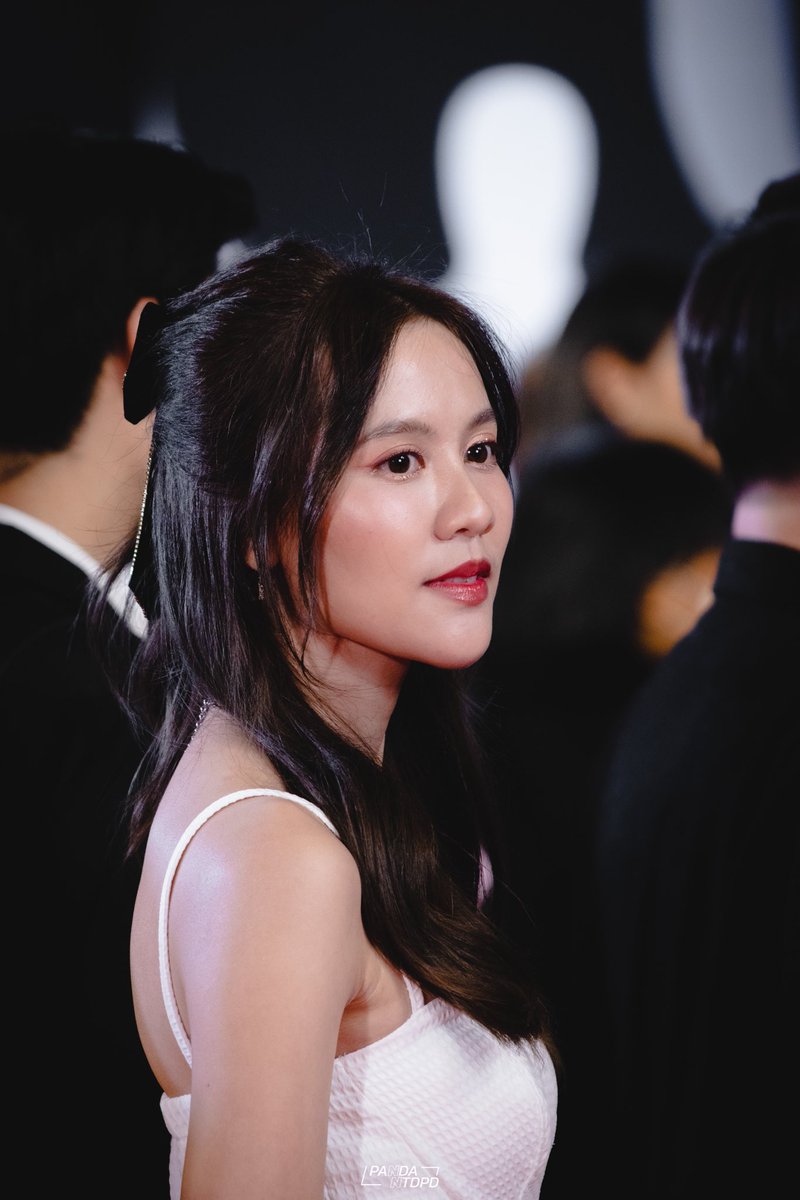 pandantdpd's tweet photo. โฮรรรรรผู้หญิงคนนี้เหมือนหลุดออกมาจากนิยาย🫠
#NamneungMilinD https://t.co/jQ4LNY0NBq
