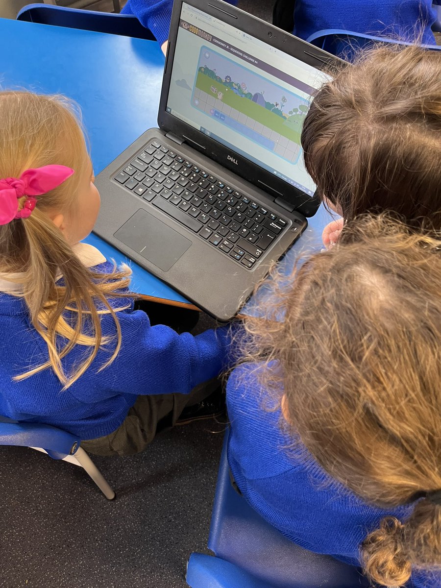 1AP_LPS's tweet photo. We are coding with code monkey! 🐒#LPScomputing https://t.co/4dXMM6xVbm