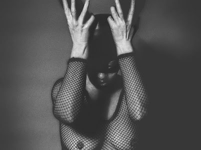 JynxModel's tweet photo. Bunny, Bunny, Bunny!
Photographer & Retoucher: @eymc275
#fishnet #erotica #fetish #modellife #blackandwhitephotography #piercedmodel #piercings https://t.co/9PRVeLEwWn