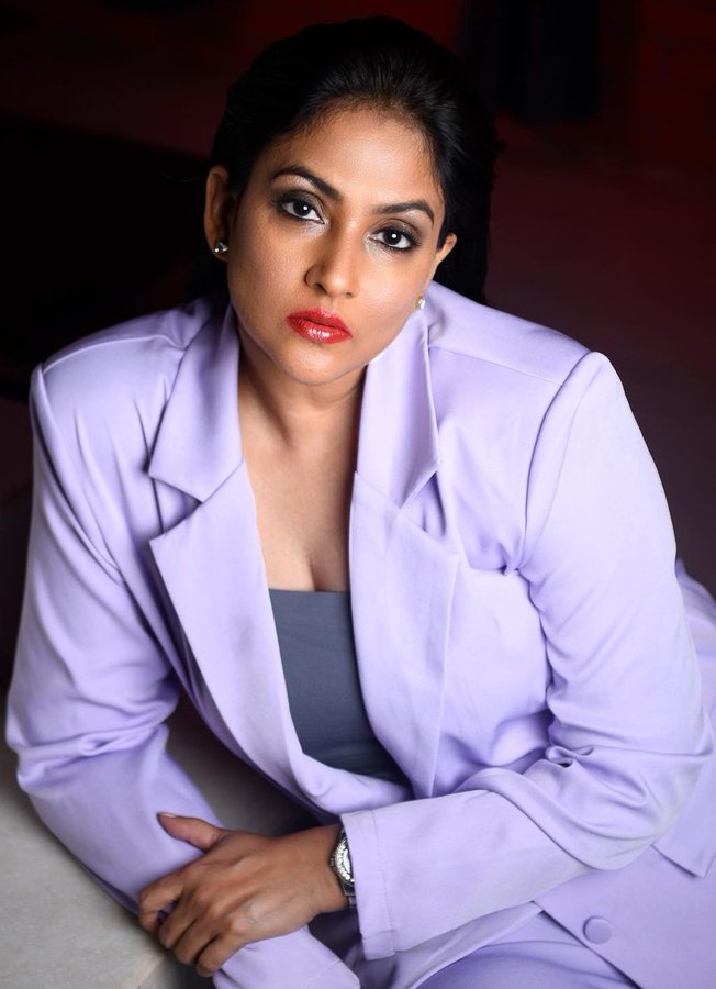 FqyIC2IaUAEg_mZ?format=jpg&name=900x900