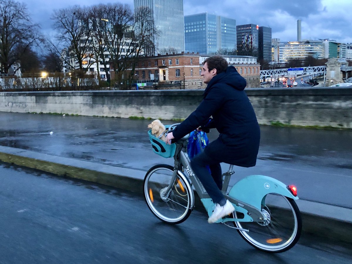 Calidad de vida no es solo ir cómodo o evitar el frío a toda costa. Eso es un mero placer pasajero.
Calidad de vida es que el ejercicio físico esté integrado de forma natural en tu rutina.
Calidad de vida es respirar aire fresco y escuchar los pájaros de camino al trabajo.