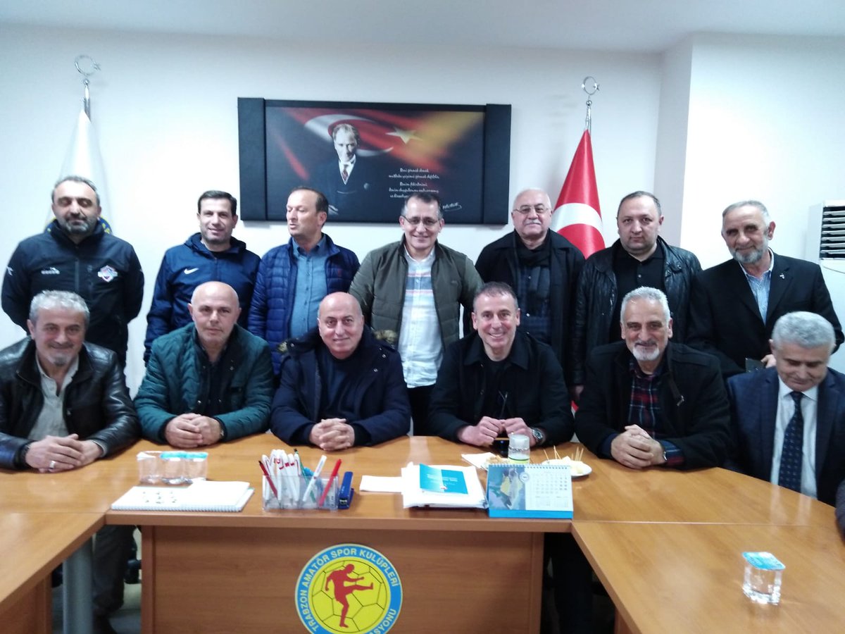 Şampiyon Takımın Şampiyon Hocası federasyon binamızda bizleri ziyaret ederek,şimdilik!veda etti.
#herşeyiçinteşekkürler 
<a href="/inanis61/">İsmail İnan</a>