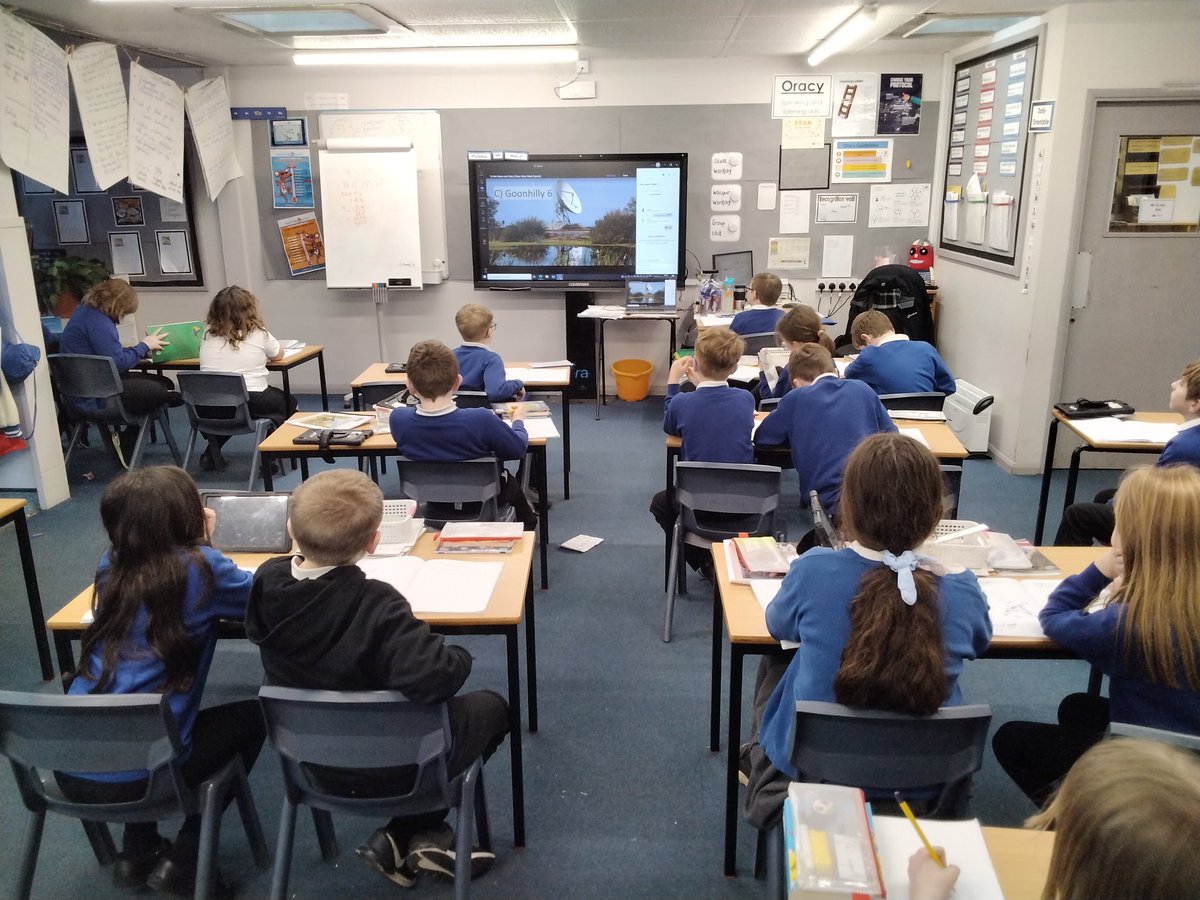 MorleyPlace's tweet photo. 5RC had a fantastic live lesson from @SpacefundJo learning all about space exploration. We learnt so much. Thank you!#marsday23 #moonandmars #marsweek #marshour https://t.co/37ztH49lXV