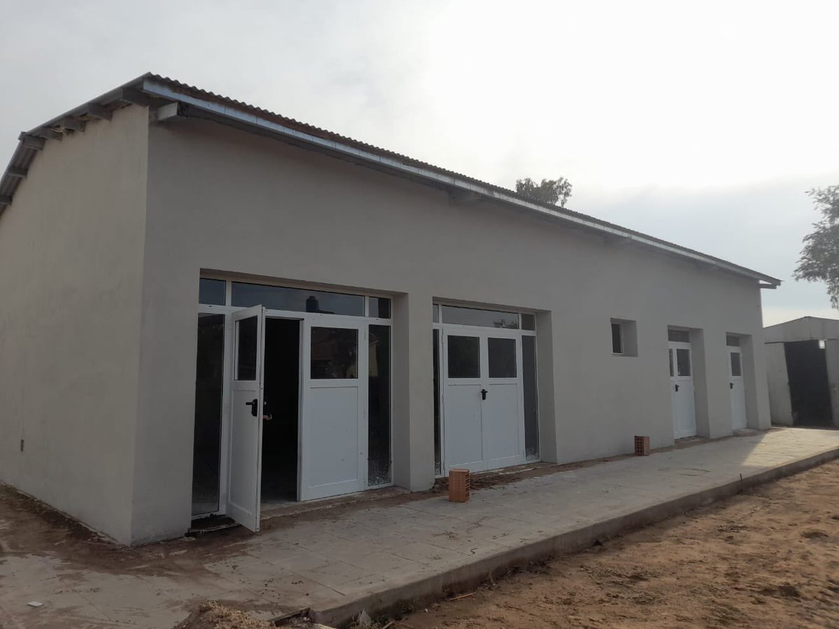 MinSaludLP's tweet photo. 🏥 LA OBRA EN EL HOSPITAL DE INTENDENTE ALVEAR LO ELEVARÁ A NIVEL 4

📍El Hospital de Intendente Alvear, cuenta con importantes dimensiones porque funciona como cabecera de toda la zona de influencia norteña.

🌐https://t.co/GsTsbYQdI2 https://t.co/m5BKMqncUa