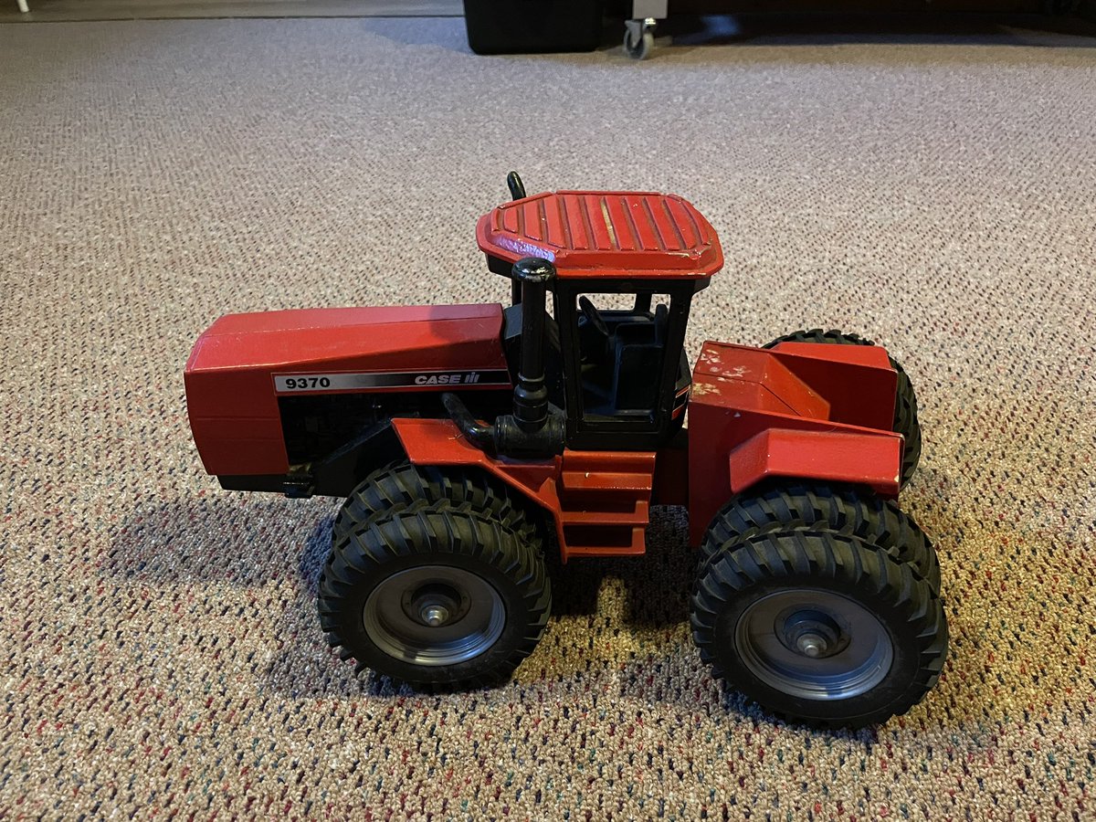 erikniels11's tweet image. Not a triple, but I bet I’ve got more carpet, side of the road, floor of the camper miles on this thing as a kid than those shiny ones ! Don’t make ‘em like they used to #farmtoys #carpetfarming