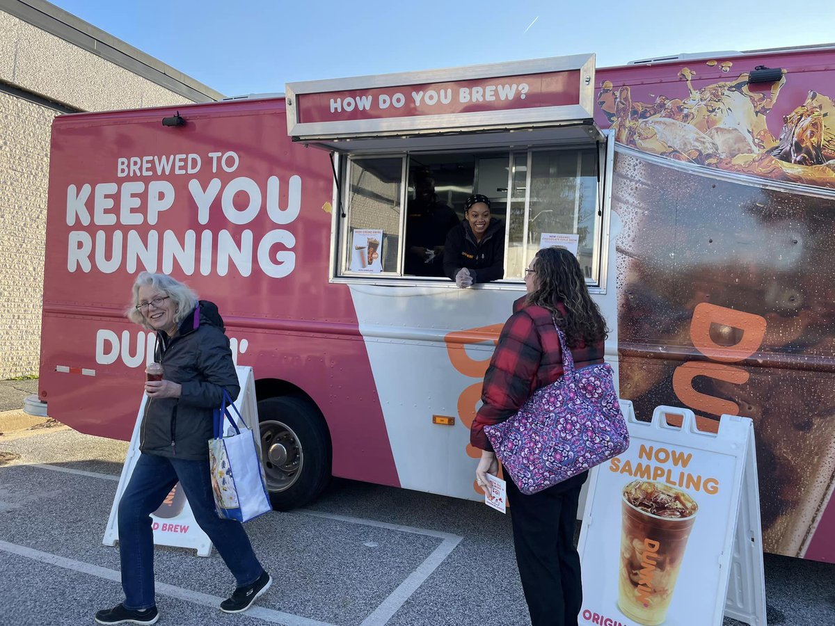 CockeysvilleMS's tweet photo. What a wonderful way to start a Thursday ๐ฉ #dunkindonuts #dunkincruiser https://t.co/hj8OfT07JN