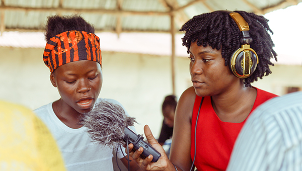 📻 In Freetown, Sierra Leone, Rebecca Sankoh hosts our radio show for at-risk teenage girls. “We support them to...learn new skills, and help them to understand that they deserve as much opportunity as anybody else.' 👉 Learn more: bbc.in/41Z46wn #IWD2023 #PowerOn
