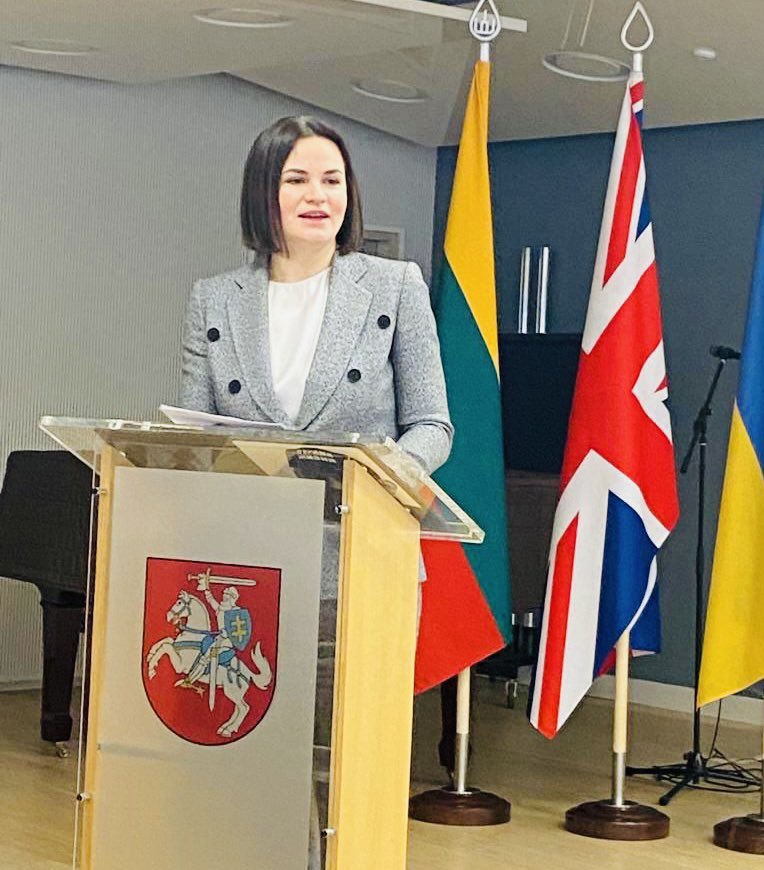 EUdelegationUK's tweet image. We had the honour to meet the leader of the democratic Belarusian movement Sviatlana @Tsihanouskaya at the @LTEMBASSYUK. She called for the international community not to forget about #Belarus &amp;amp; about the importance to implement sanctions against the Lukashenko regime. #EUunity