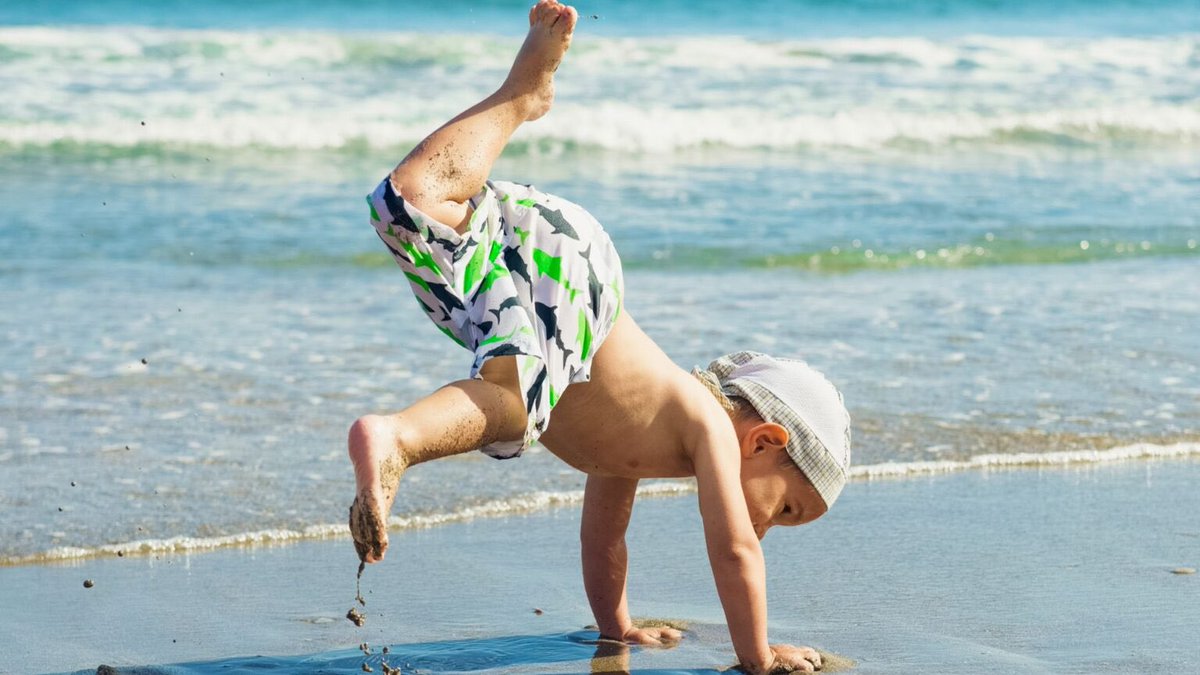 We weren’t born burdened down by responsibility. The children that we were are still there within us. We learned how to grow up - now we need to learn how to find our way home. Who wants to play? 

grahamsilverthorne.com/how-to-find-a-…