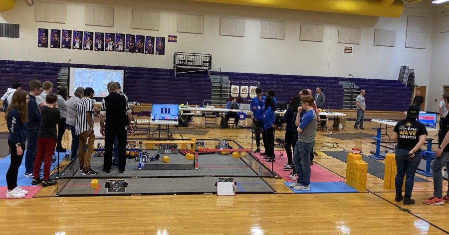 Congrats to the Pleasant Valley Junior High Robotics team heading to worlds! They will be competing starting on April 19th until the 22nd! #PVPride #SpartanSprit 🤖