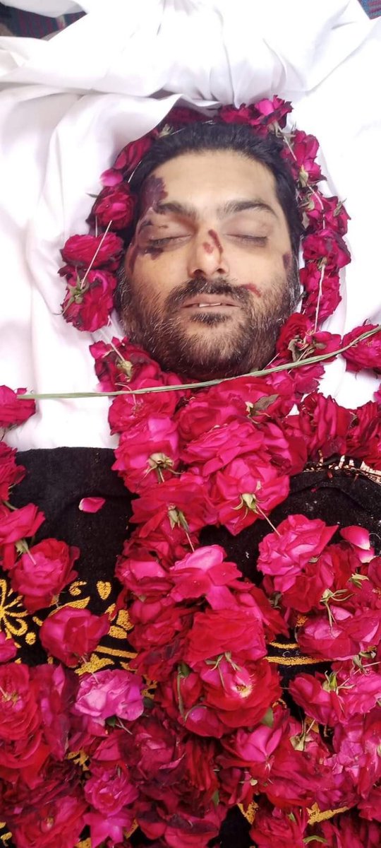 مرنے والا پاکستانی تھا
مارنے والے محافظ تھے
شکریہ سر 🫡