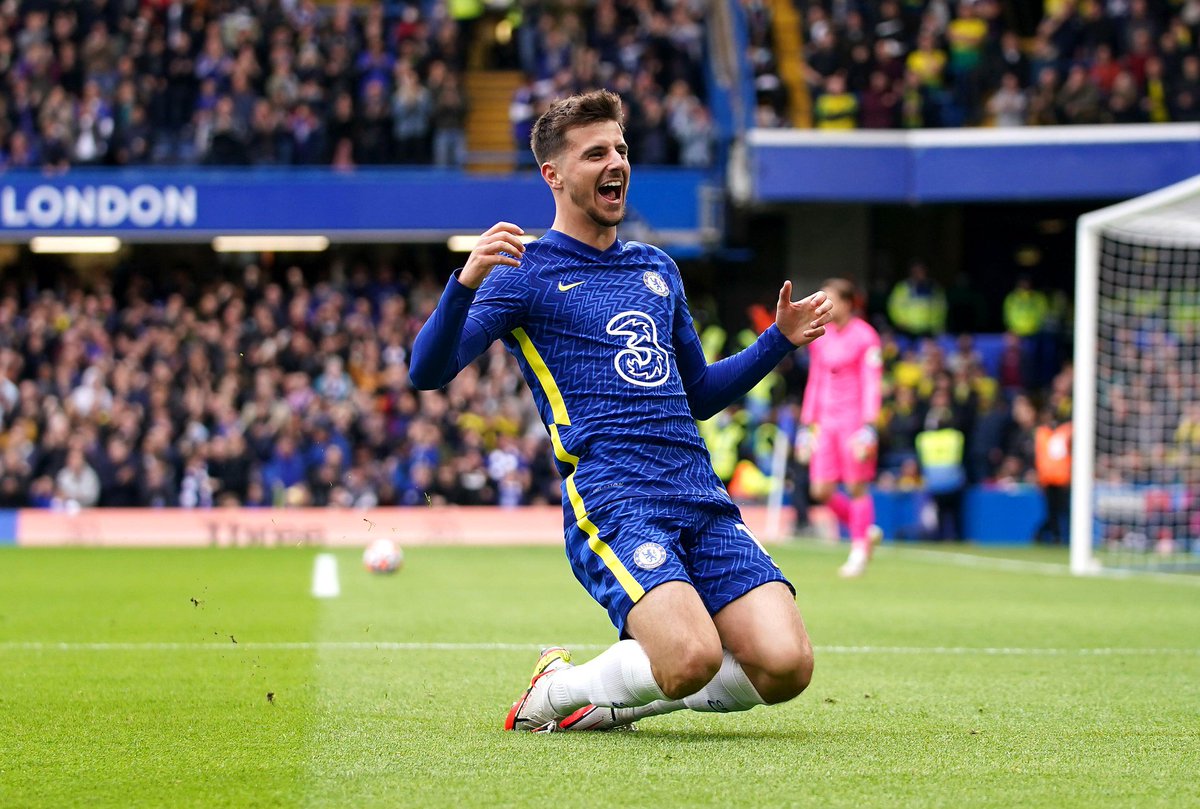 FootyAccums's tweet photo. Mason Mount is emerging as a summer target for Manchester United, whose priority remains a move for Harry Kane.

Mount is increasingly likely to leave Chelsea and is a cheaper target than Bellingham. Liverpool also in for Chelsea midfielder.

[Jacob Steinberg] https://t.co/61YrHcrzJy