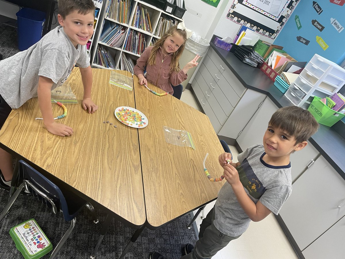 MrsMorganJES's tweet photo. Learning is always more fun with food! 🌈 @Jack_D_Johnson https://t.co/H6yLdqZaDy