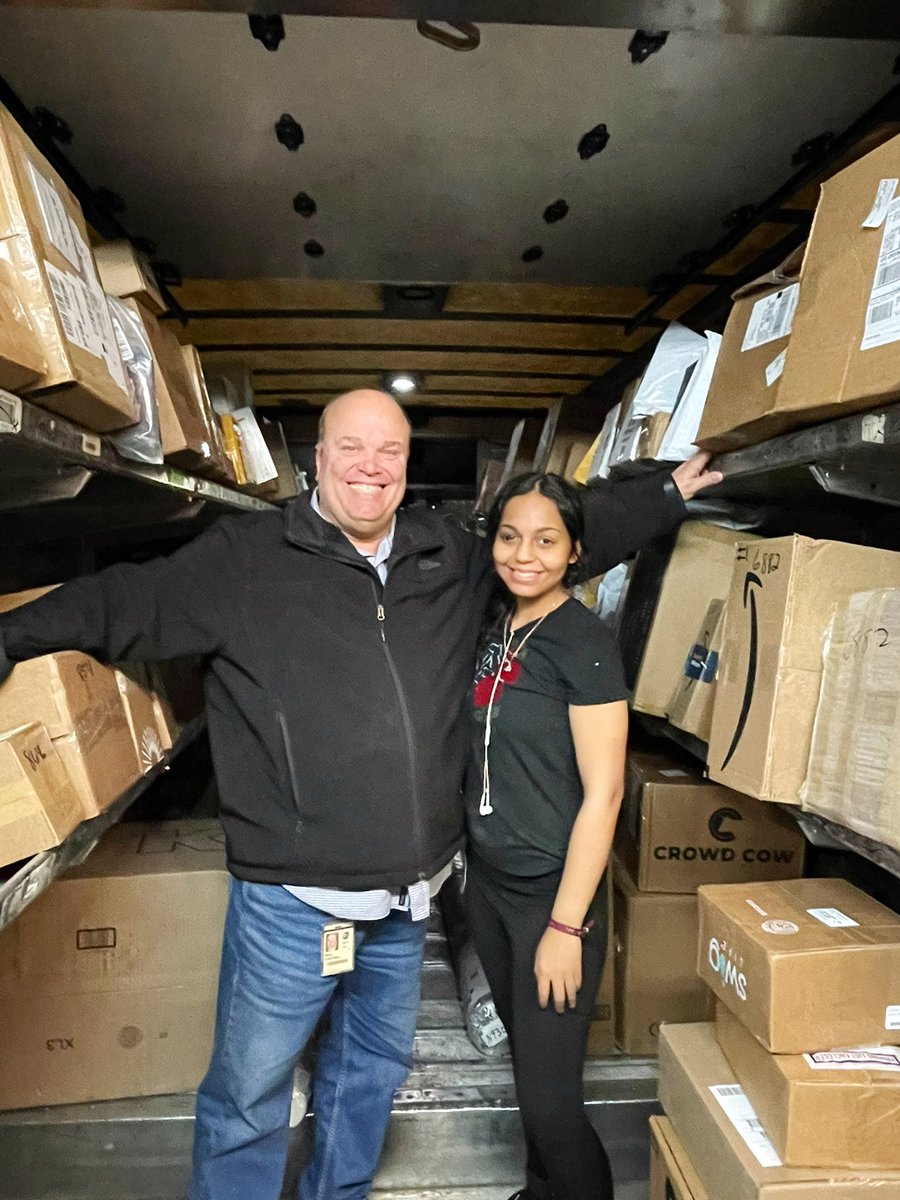 okc_preload's tweet photo. #OKC #Preload manager Will Cantrell working with preloader Verdell Freeman to load more efficient by using the methods! Great load V!#SupervisorEngagement #PreloadWorkshop
#TeamMethods #UPS #EmployeeImprovement https://t.co/KK8Bf2BtBG