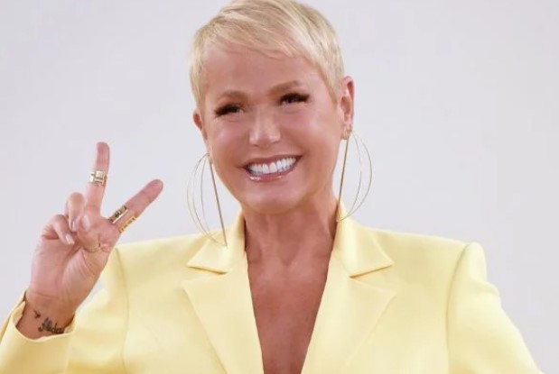 Xuxa revela desejo de conhecer casa de swing antes dos 60 anos.

A rainha dos baixinhos completa seis décadas de vida no final deste mês e durante o Saia Justa, do GNT, falou sobre o desejo.

Leia em TV Foco: bit.ly/3T15N8u