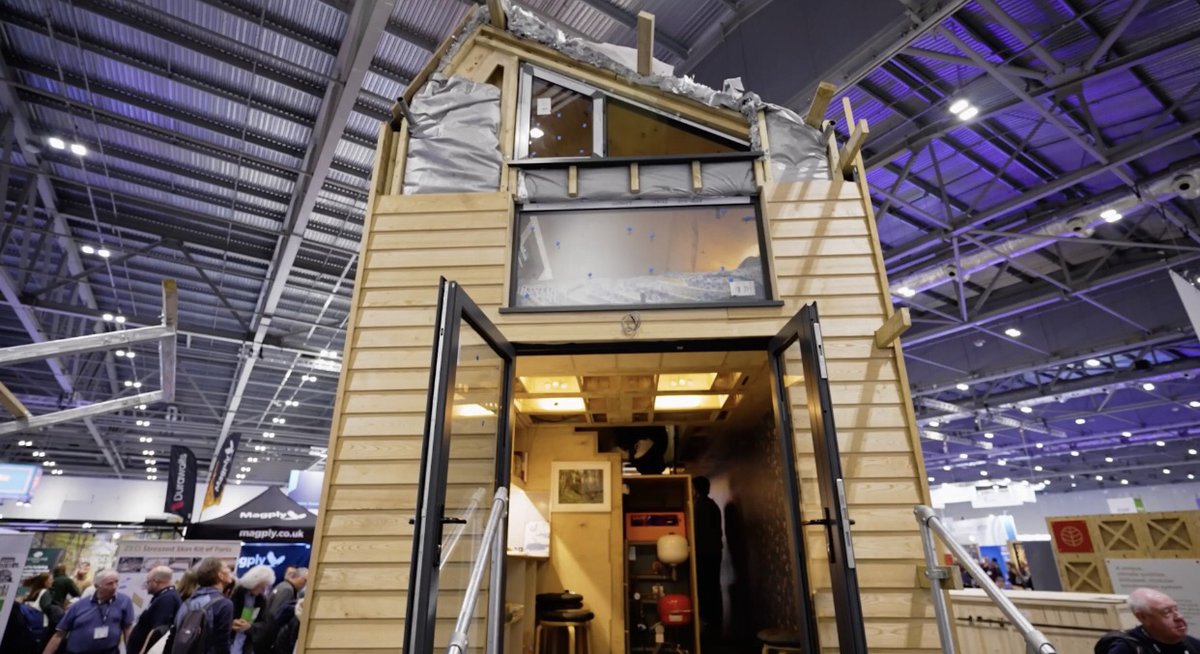 FuturebuildNow's tweet photo. Check out the ZEDPower Micro Home 🏡 &amp; go inside to see all the interiors. See first-hand what could be the answer to several issues currently affecting the UK. 👀 Look at all the features through the Futurebuild app: https://t.co/oArBMcgW2u https://t.co/P2j2yZxXt0