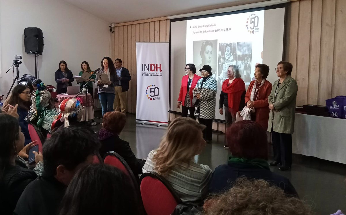 inddhh's tweet photo. En el contexto del #DíaInternacionaldelaMujer, INDH📍de La Araucanía homenajeó a defensoras de los DD.HH. y reconoció a lideresas en temas como diversidad sexual, defensa de la naturaleza, mujeres rurales, mapuche, entre otros. #DíadelaMujer #8M #8deMarzo #8deMarzo2023 https://t.co/8rgAoC3B3z