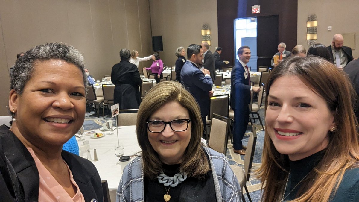 MichelleforVA's tweet image. Incredible time and conversations at @TheArcofNoVa annual breakfast this morning. Always love seeing old friends and making new ones as we work together for our loved ones &amp;amp; community members living with disabilities. 

#LetsGetToWork
#OneCommunity
#OneCommonwealth