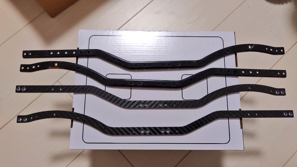 KZ_garage's tweet photo. 友達のマシンを一時中断して自分のマシンを😎
フレーム交換してその他いろいろアルミパーツに換装😁✌️
#SCX10ii #RCクローラー https://t.co/YZxM5U14RG