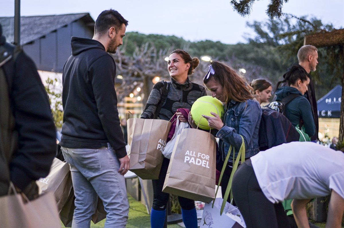 tradeinnsl's tweet image. #TestDays 🎾 Yesterday with @Sebanerone in Barcelona 🔝 Ex number one World Padel Tour player, testing the new adidas padel rackets with our clients. A pleasure to play with him &amp;amp; learn a lot of tips! New collection: SMASHINN.com
🎬 VIDEO REELS: instagram.com/p/Cpkc7JEgBiS/
