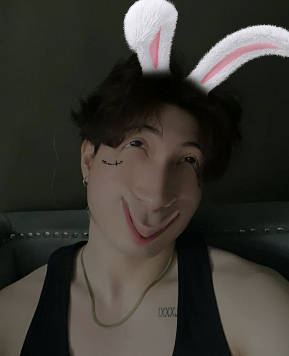 ElmoRabbit's tweet photo. Family RABBIT 🐰 https://t.co/a8Q5j1bQ6f