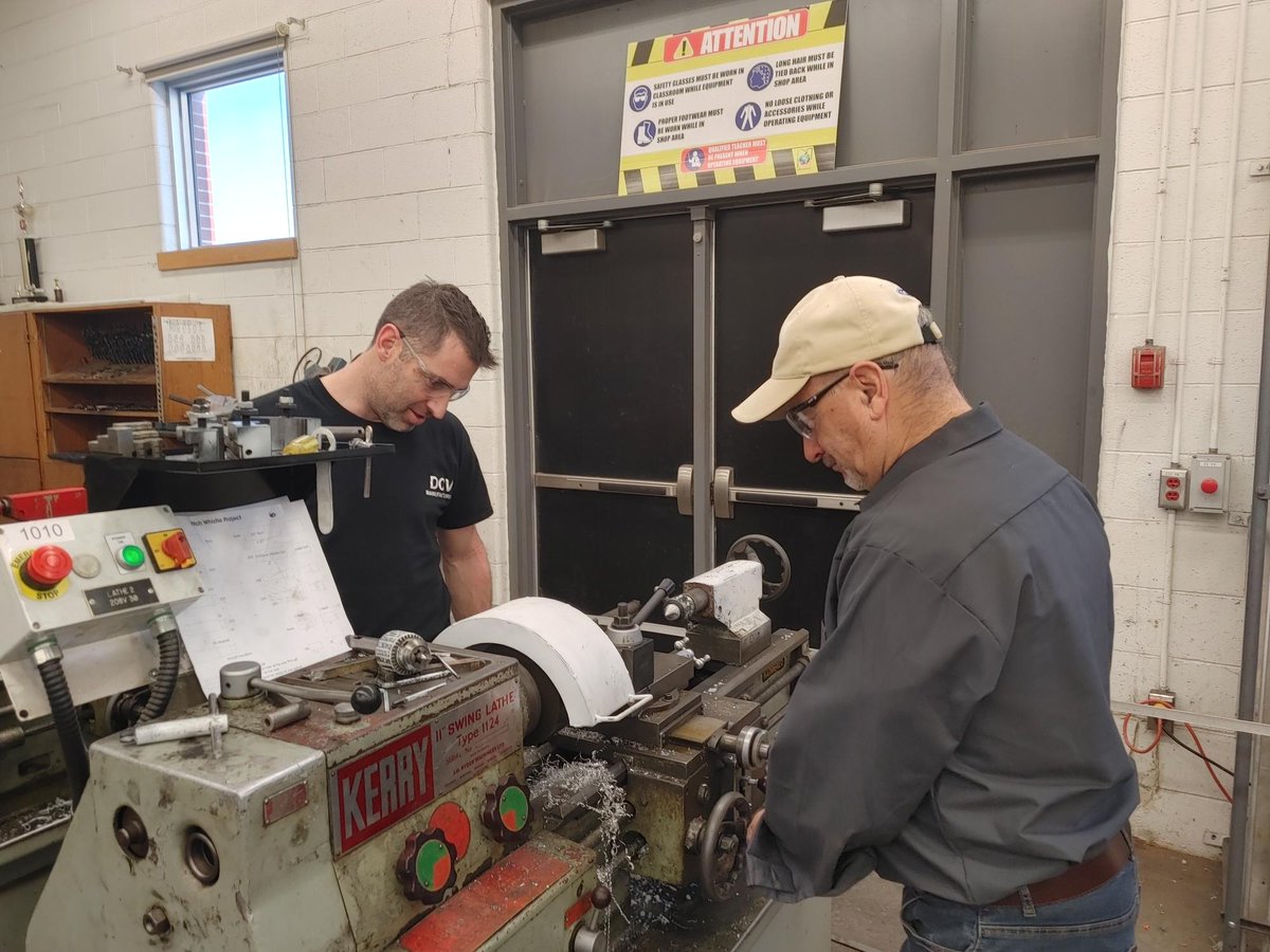 TechnicalTrain6's tweet photo. It was awesome to be part of the Manufacturing Workshop at St. Marys DCVI last night! It was a great group and a fun night - everyone made their own weathervane which they got to take home. @DCVI_Salukis
 @amdsbpathways
 #skilledtrades #oyap https://t.co/TOksCpn5Wi
