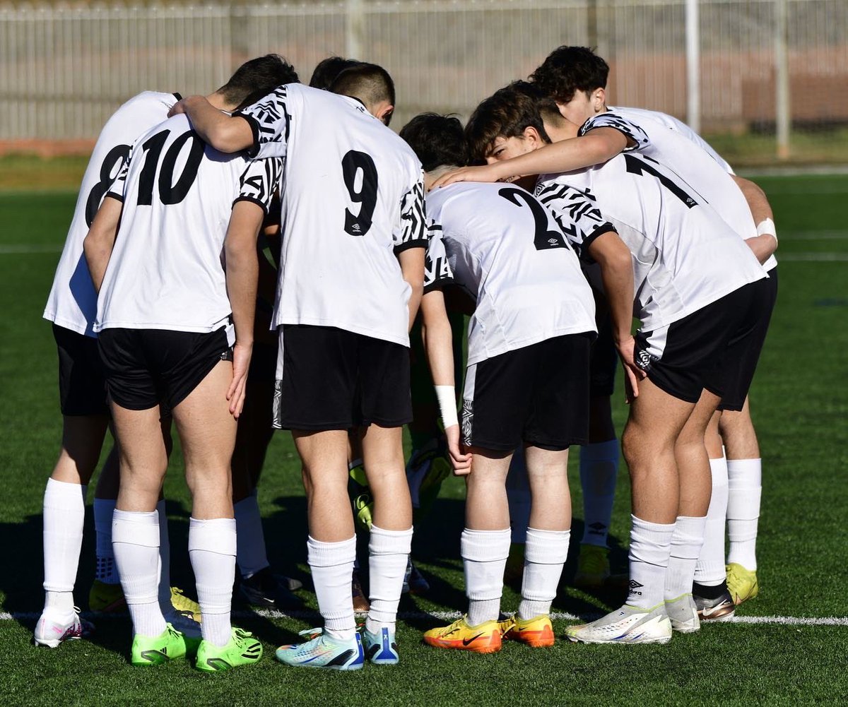 BaseUDS's tweet photo. BASE | ⚽️ Ayer se disputó el partido pendiente de la última jornada, en el Tori:

5️⃣ | #UDSCadB
0️⃣ | Cristo Rey

🎖️Y esta victoria tiene dedicatoria especial: el capitán, Alex Valencia, se rompió el radio jugando para el #UDSCadA el pasado domingo. https://t.co/ghaYBsrmT2