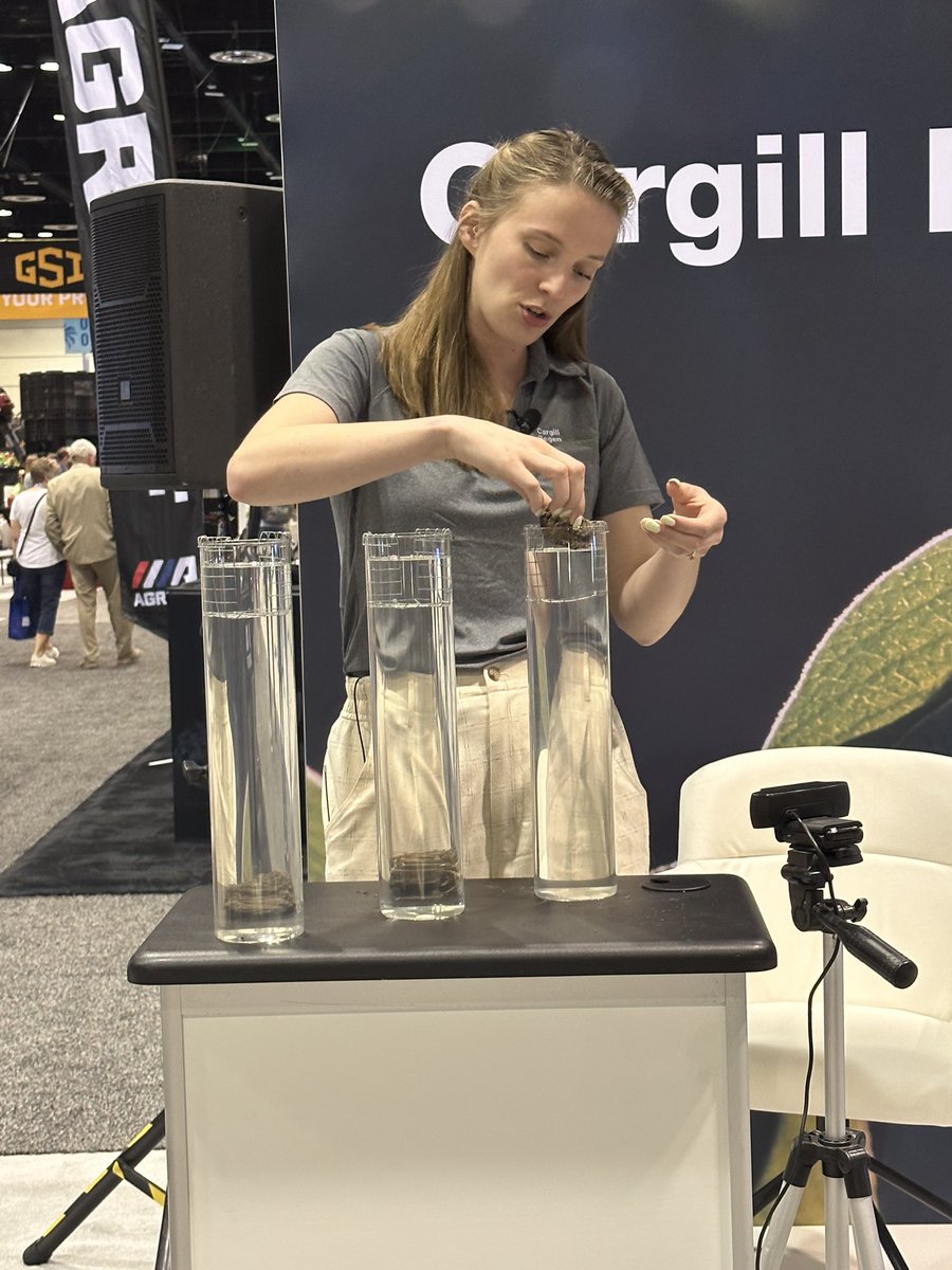CargillGrainUS's tweet photo. Stop by our booth for our first live panel this morning happening now! Our #CargillRegenConnect team is discussing why farmers should be bullish about #carbon with @BRNAgNews_Carah 

You can also tune in at @brownfield https://t.co/dolGlKzfZC