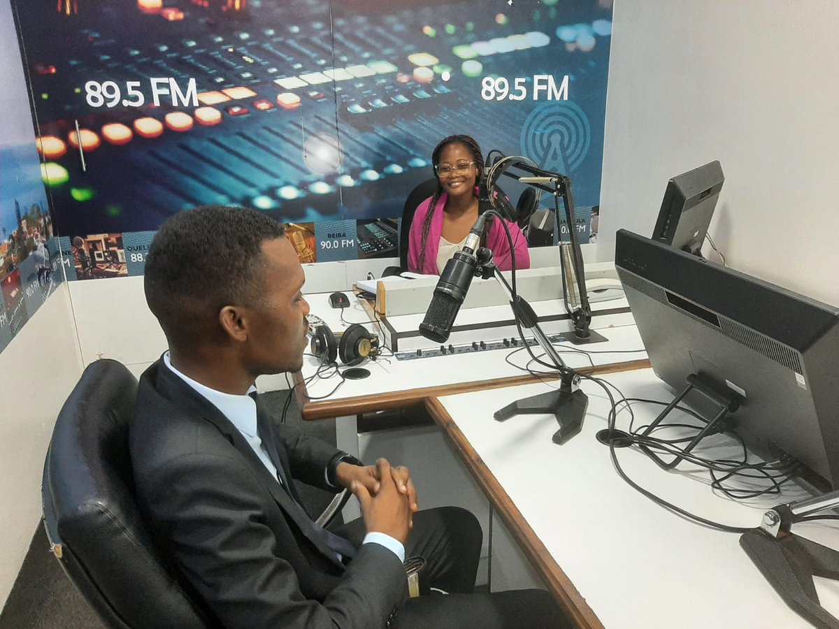 JJanato's tweet photo. Em representação da #AMOREL (Associação Moçambicana de Revisores Linguísticos), na qualidade de Presidente do Conselho de Direcção, fomos à #Rádio #Índico, na Segunda-feira (06.03.23), para conversar sobre o tema: “Como escrever e comunicar bem?”

#REVISÃOLINGUÍSTICA #REVISOR https://t.co/jVkrb9csB8