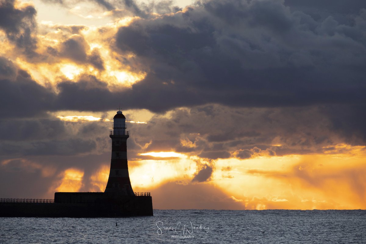 simon c woodley (@simoncwoodley) on Twitter photo "Beautiful sky" Sunrise and clouds combine to paint the sky at Roker Lighthouse. <a href="/StormHour/">#StormHour</a> <a href="/ThePhotoHour/">#ThePhotoHour</a> "Beautiful sky" Sunrise and clouds combine to paint the sky at Roker Lighthouse. <a href="/StormHour/">#StormHour</a> <a href="/ThePhotoHour/">#ThePhotoHour</a>